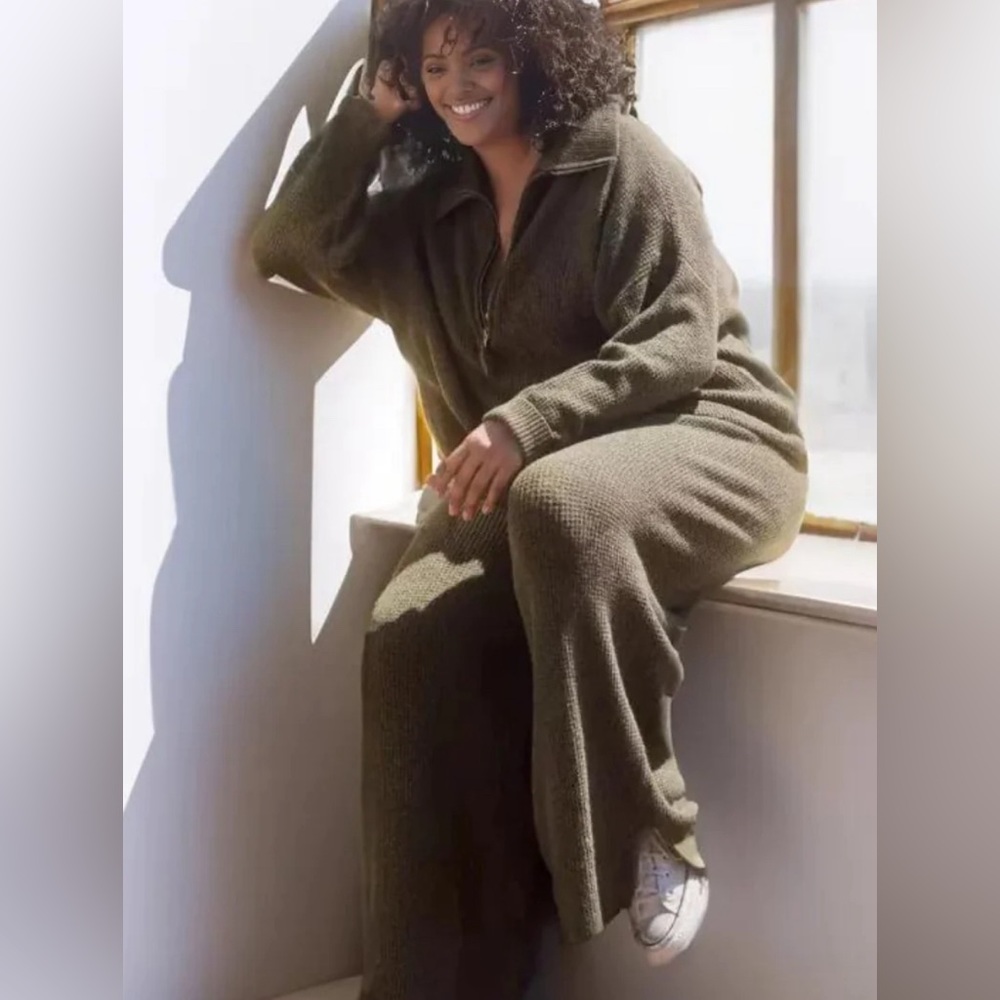 Aerie green sweater set